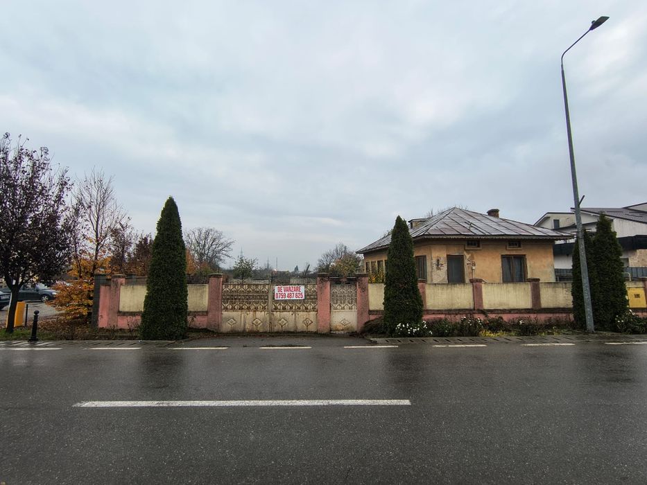 Vând parcele Ișalnița lângă Primarie