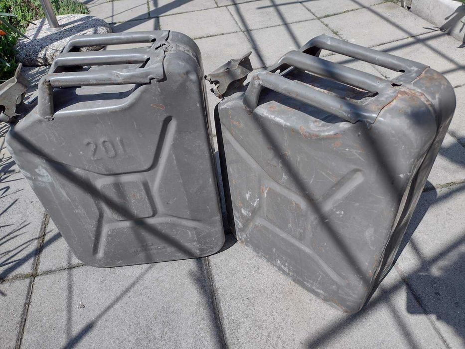 Метални туби за гориво 20 литра