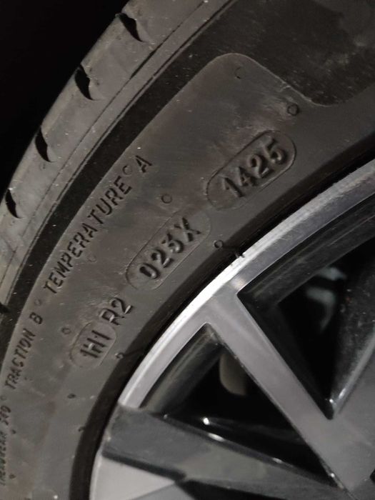Vând 4 anvelope Michelin Primacy 2 – 225/45 R19 – VARĂ, DOT: 2025