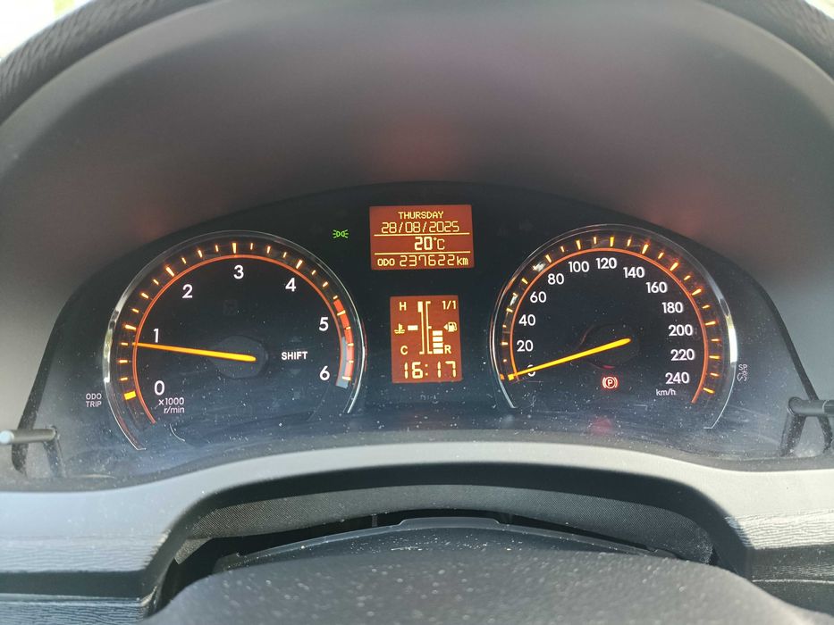 Автомобили и джипове