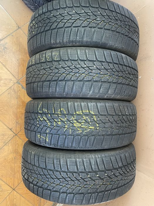 235 55 19 Dunlop