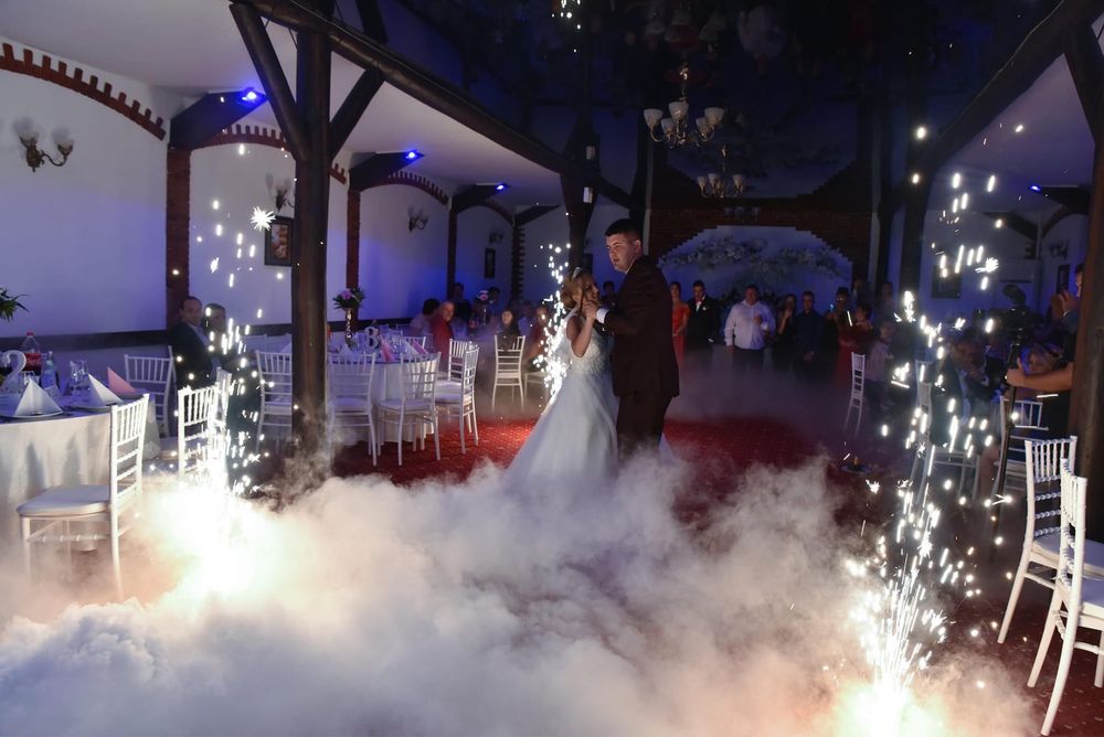 Fum greu ,artificii si gheata carbonica