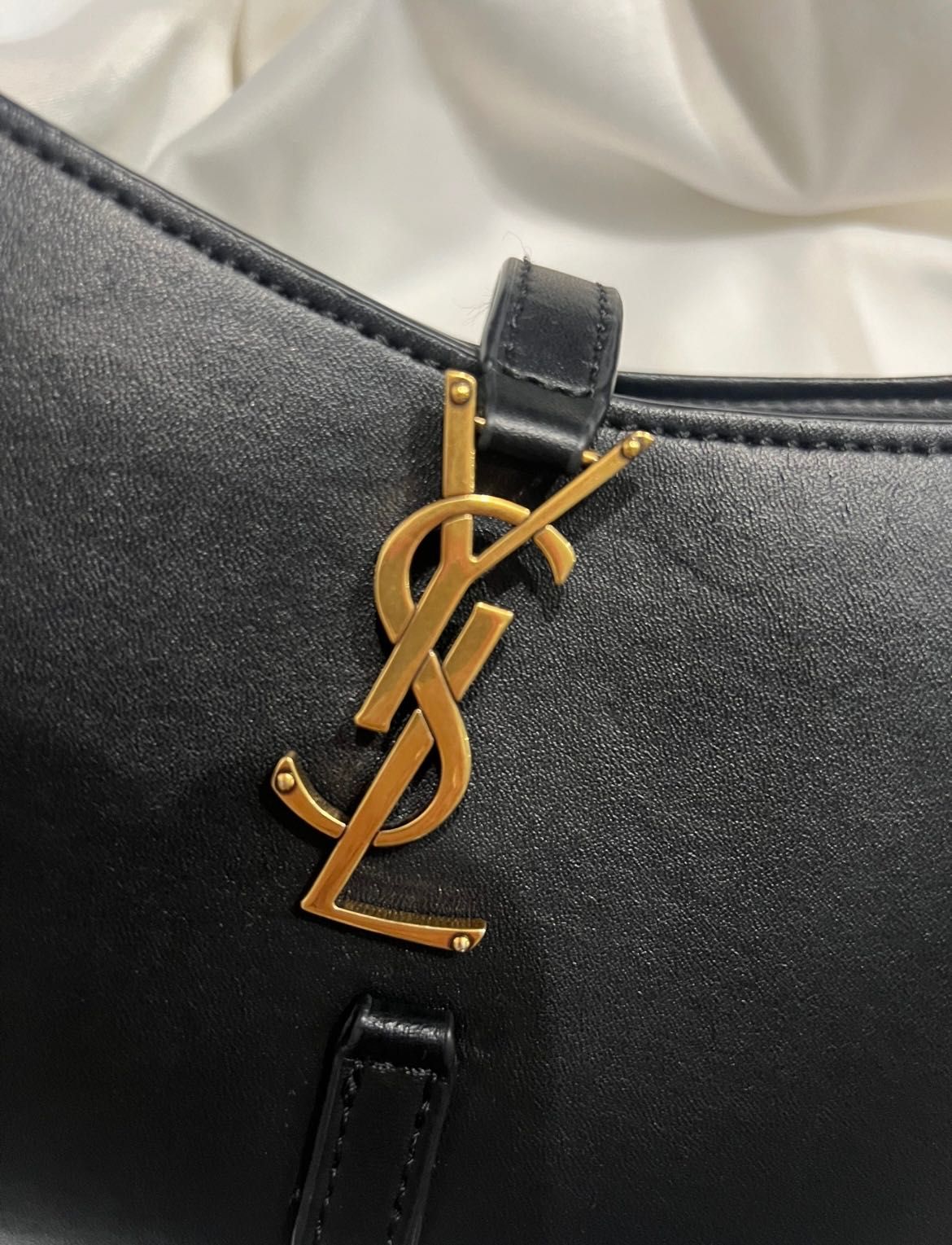 Кожена чанта YSL