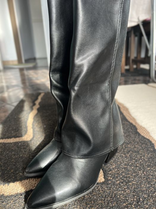 Кожени ботуши с ток