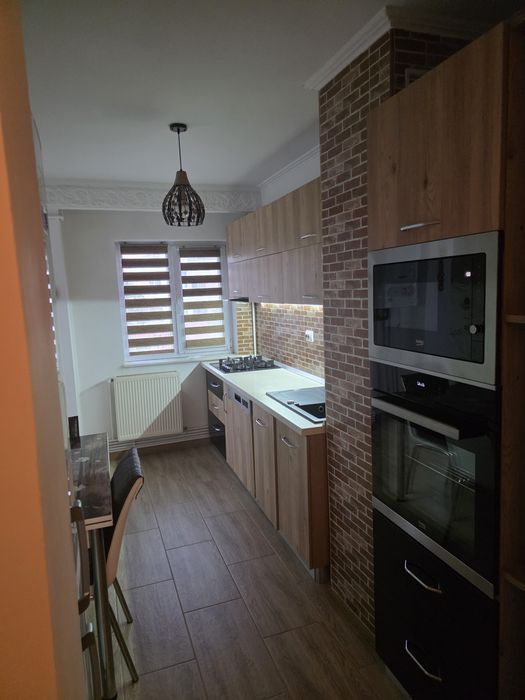De închiriat apartament 3 camere – Mioveni, Bld. Dacia, zona Rob
