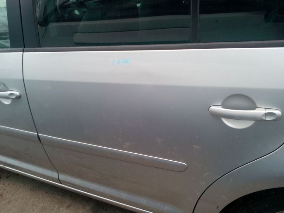 Usa / Portiera Stanga Spate VW Touran 2003 - 2007 Cod Culoare: LA7W