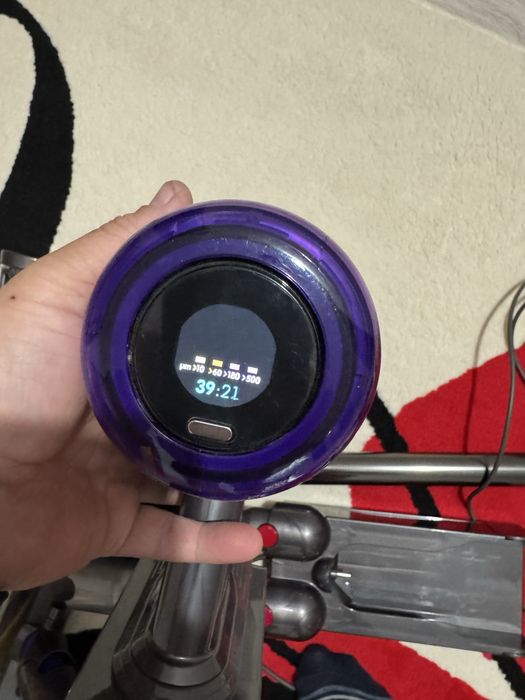 Aspirator v12 slim cu accesorii.