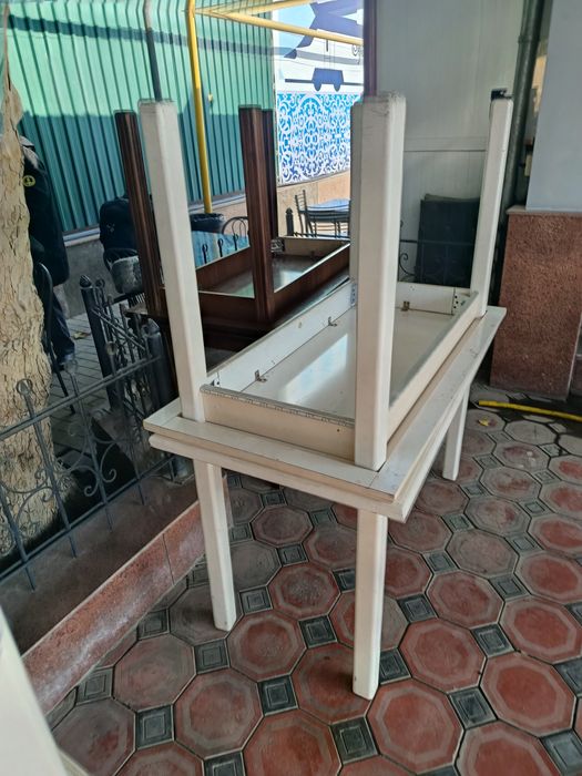 Продается стол стулья