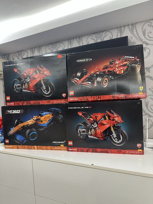 Lego Ferrari / Panigale / McLaren .