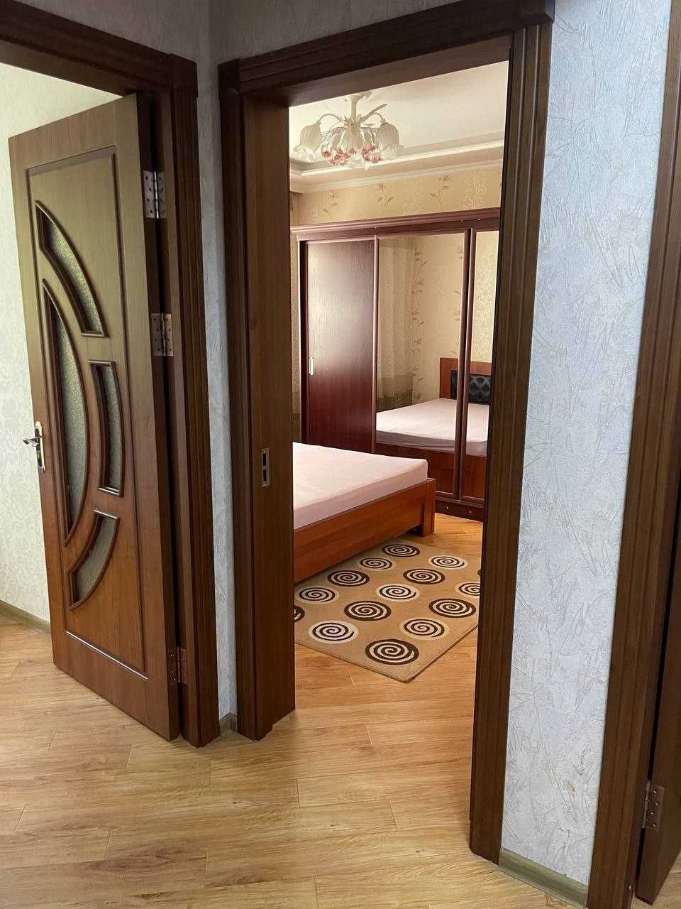 м.Буюк Ипак Йули Буз Базар 2-комн 1/4 60 м² ремонт меб/тех 77-серия