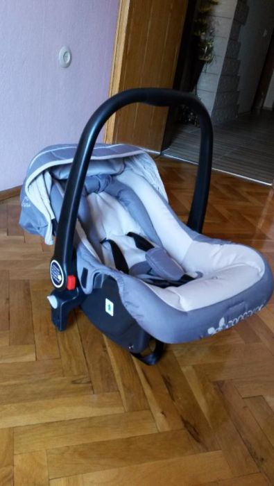 Продавам детска количка Cangaroo Mila 3в1