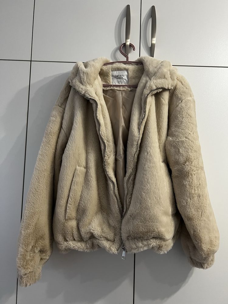 Яке DeFacto, Guess, Liu Jo, Zara