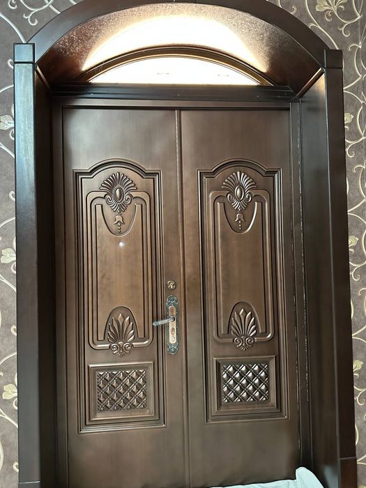 продаю дверь, коричневая за 1.8 миллиона