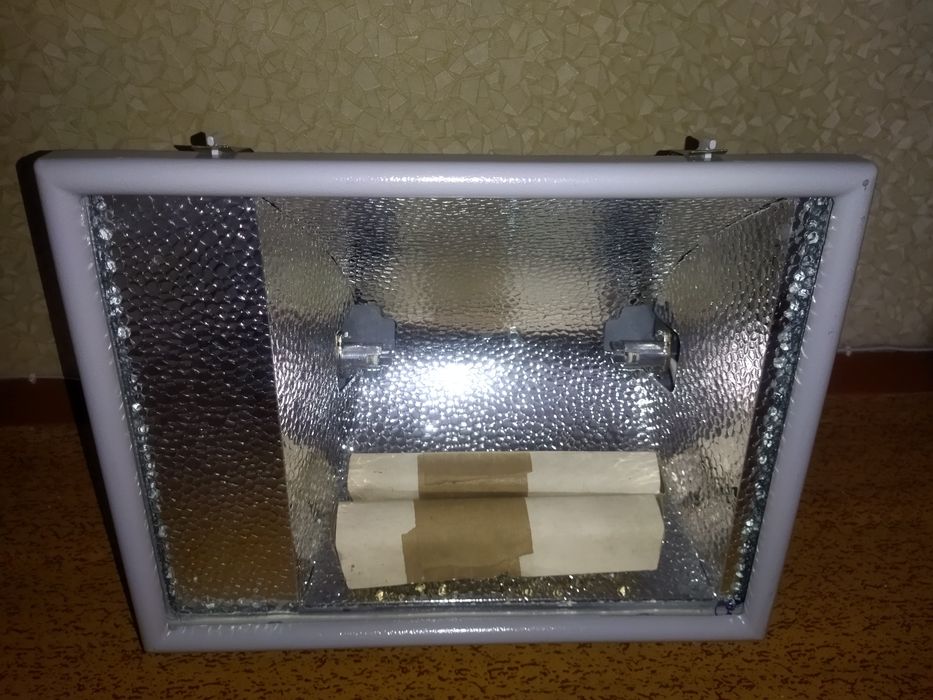 Прожектор галогенный 1000w