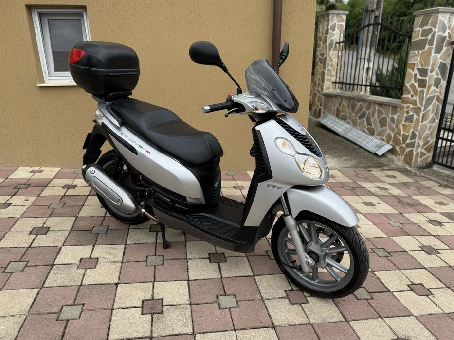 Scuter Piaggio Carnaby 125