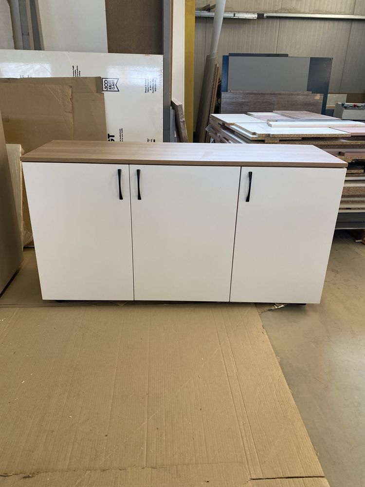 Comoda cu 3 usi din mdf - 1425x470x775