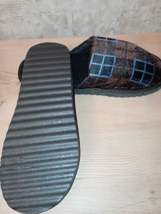 Домашни чехли № 42 и № 44