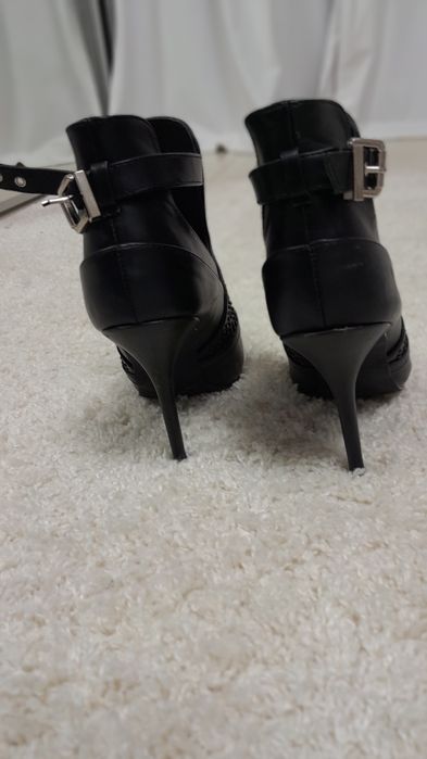 Pantof de dama cu toc