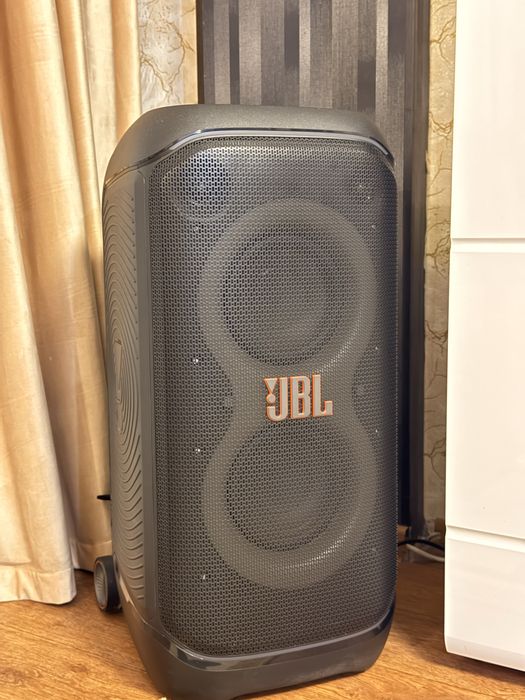 Продам оригинальныую JBL PartyBox Stage 320