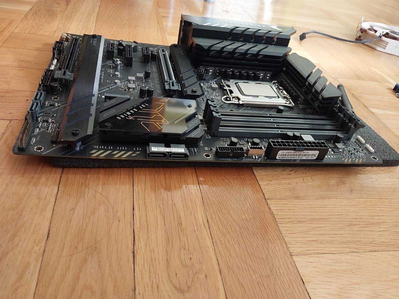 Intel Core i7 13700K + Asus TUF Z690 Plus Wi-Fi DDR4