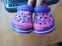 Crocs fetite mov