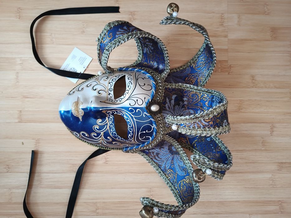 Нова венецианска маска