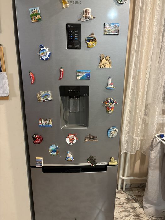 Хладилник самсунг с диспенсър No frost