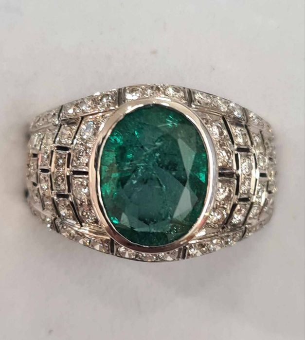 Inel din aur alb 18k cu smarald natural 2.75 ct. si diamante naturale