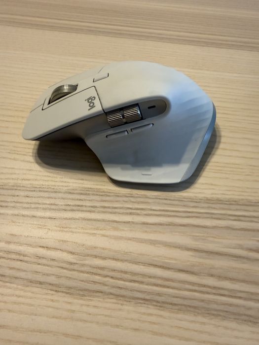 Продавам мишка Logitech MX3 с подарък