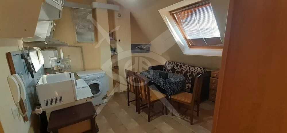 Дава се под наем Двустаен апартамент в Варна, Цветен квартал - 50 кв.м за 225 € - Снимка #1