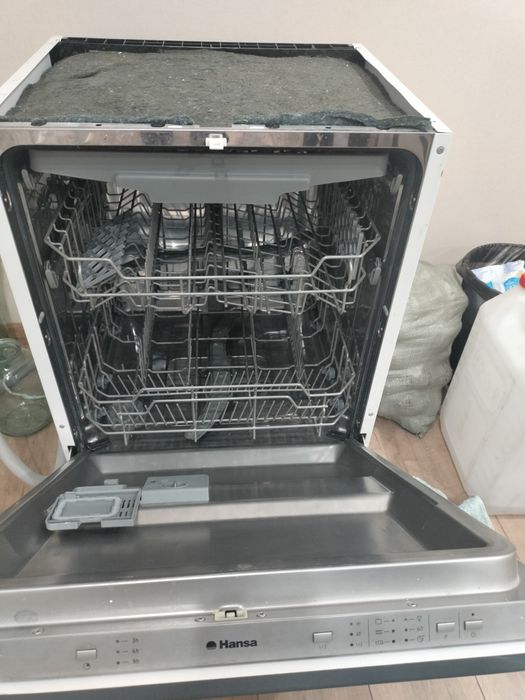 Продам посудомоечную машину