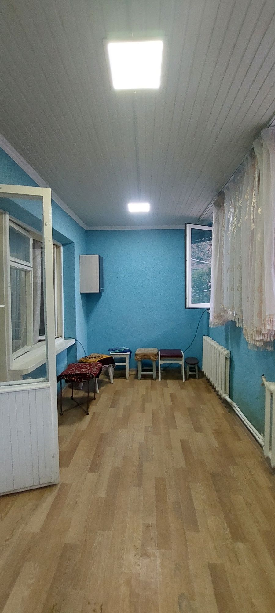 2 ком. квартира (2/1/2), 60 м². Сергели, Спутник 5. Дом кирпичный.