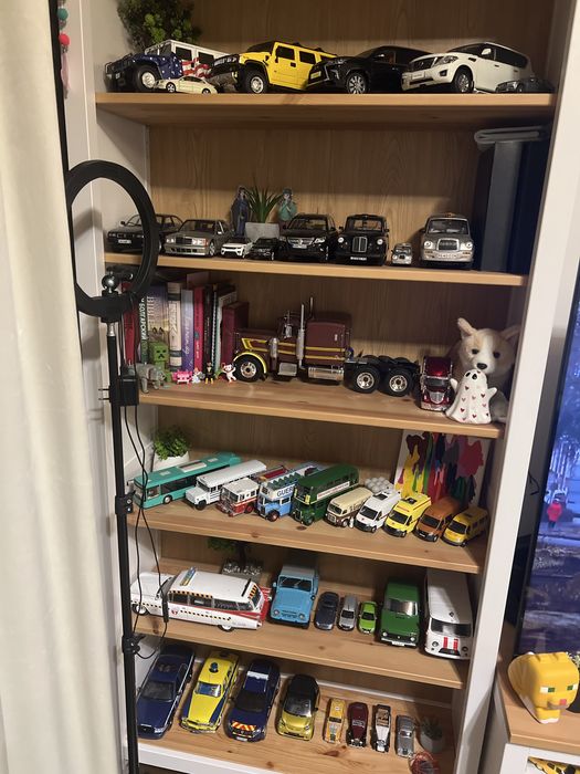 Продавам коли 1/18