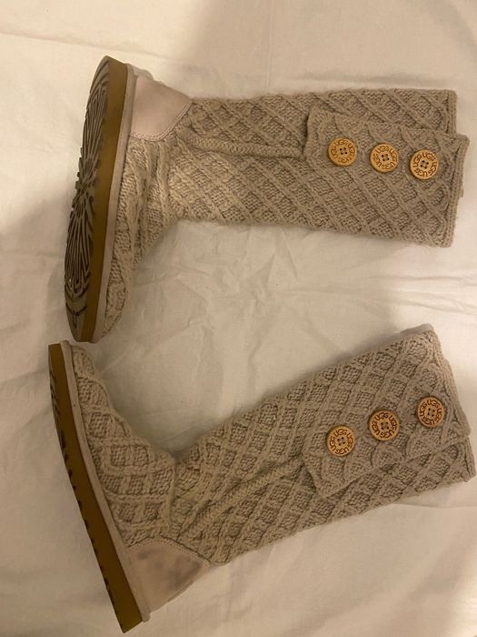 Ugg crem până la genunchi