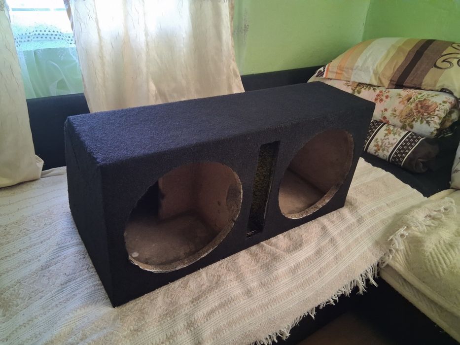 Vând incinta subwoofer dual 12inch