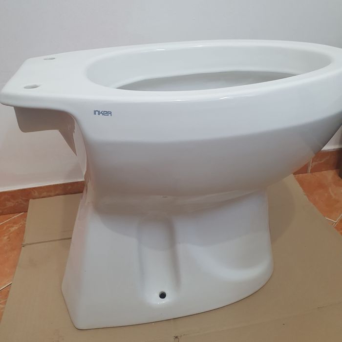 Vas WC, cu evacuare Verticala