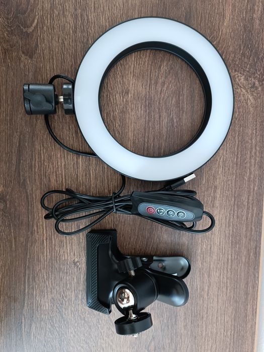 Lampă circulară pentru laptop sau pc