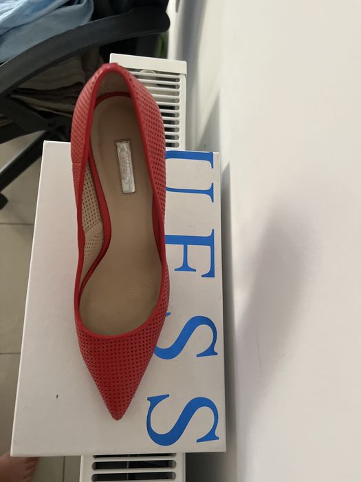 Pantofi Guess eleganti