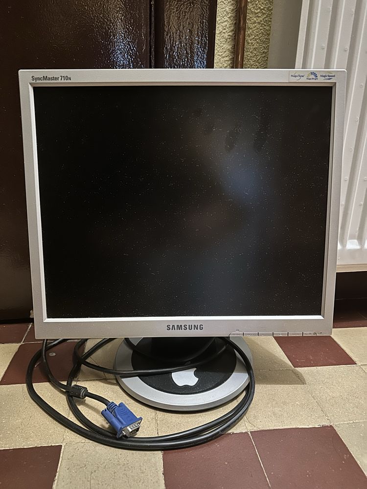 Monitor Samsung 710N