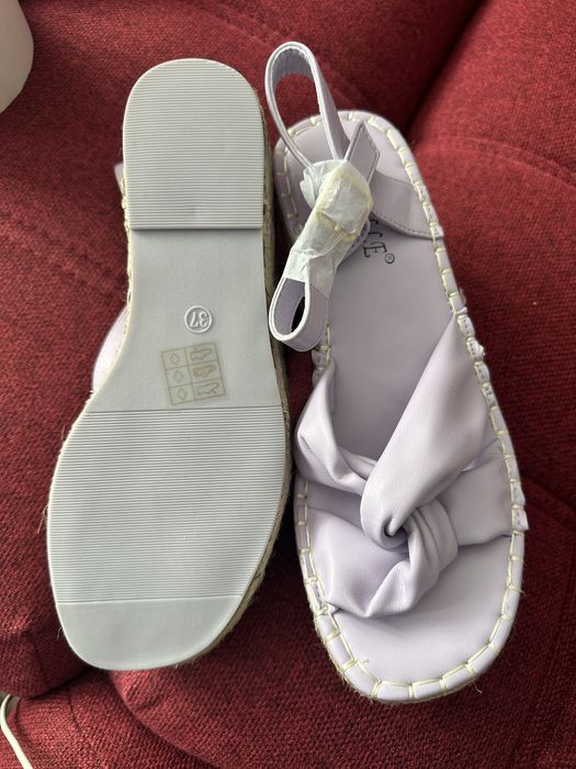 Vand sandale cu platforma 37
