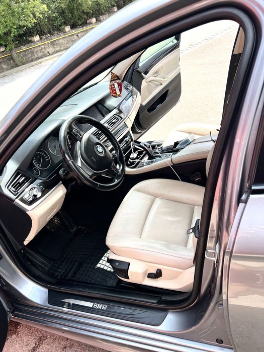Vând Bmw seria 5 F10 pachet M