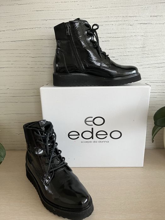 Боти от естествена кожа - лак и велур