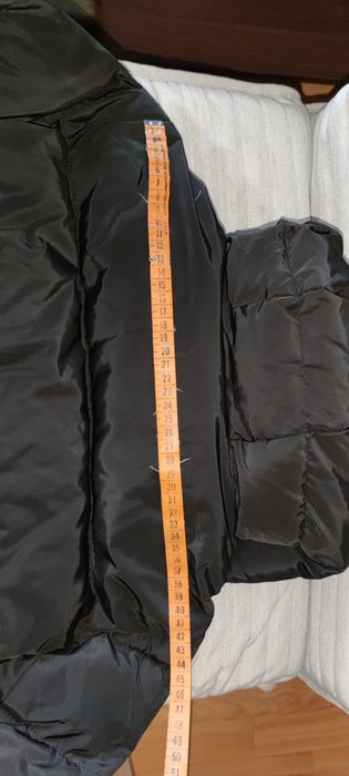 Geacă impermeabilă nouă.