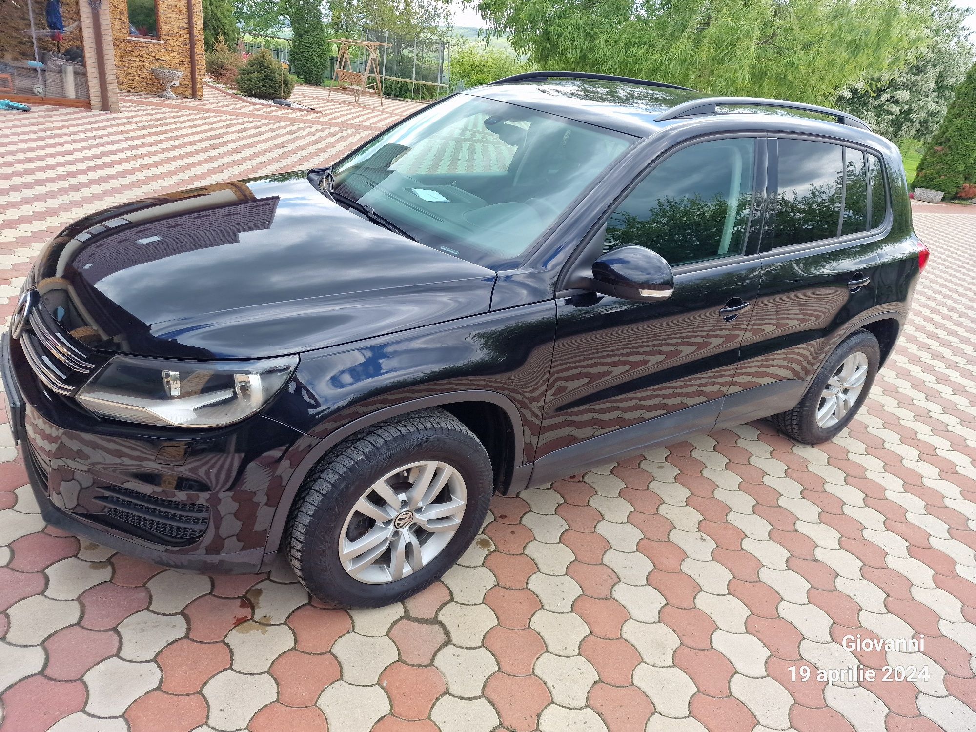 Vindem volkswagen Tiguan