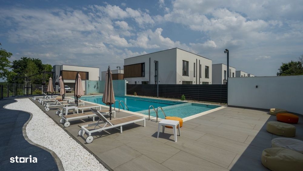 Vila tip duplex in complex cu piscina si loc de joaca