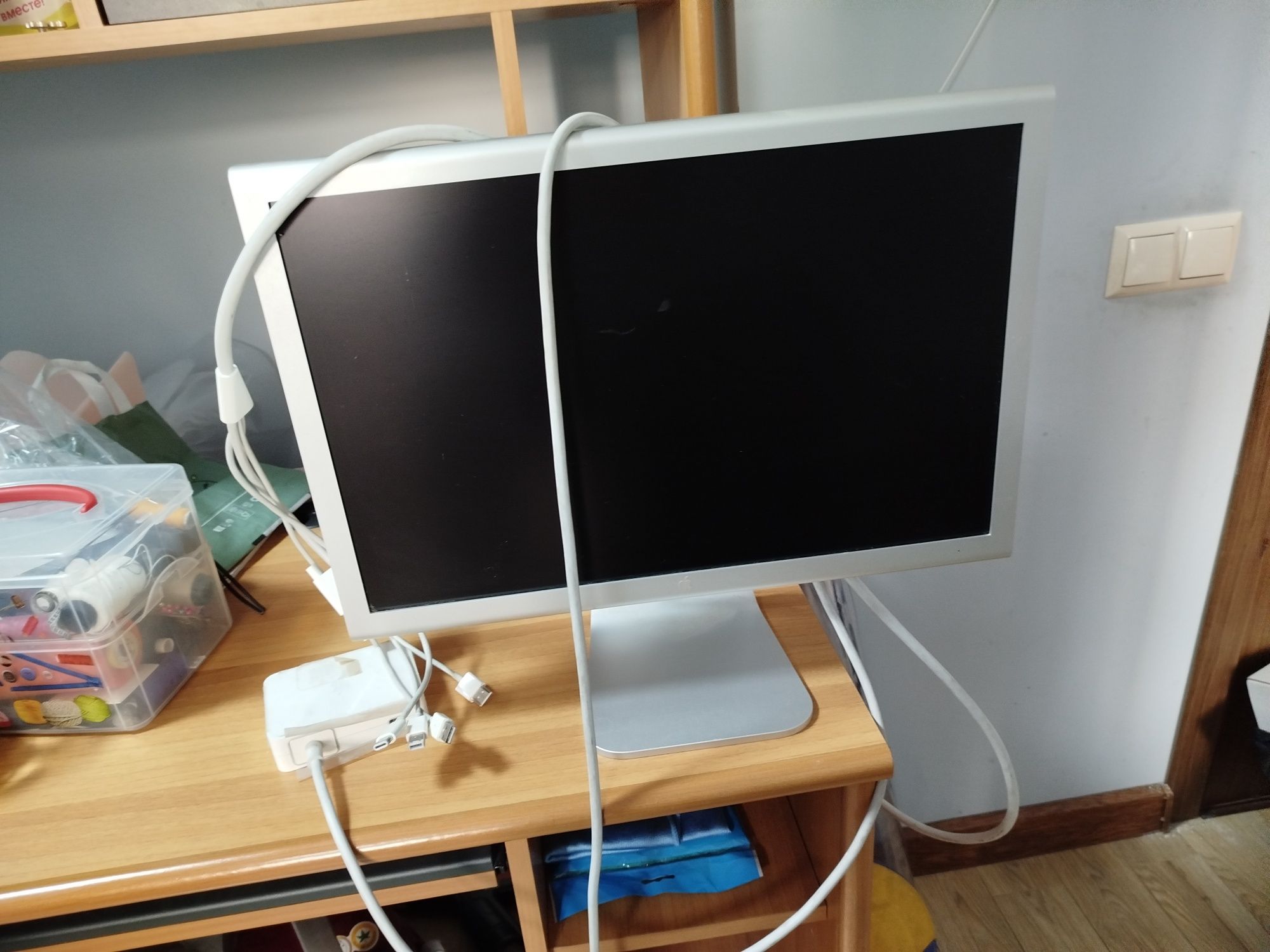 Продам монитор Apple Cinema Display