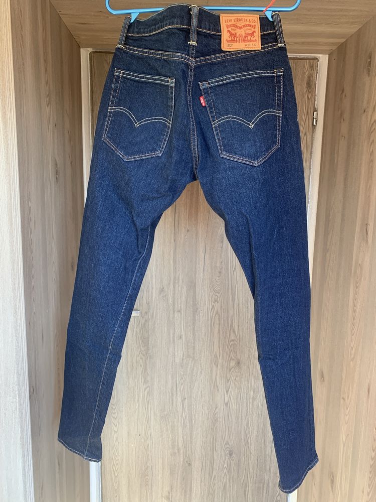 Blugi Levi’s 512