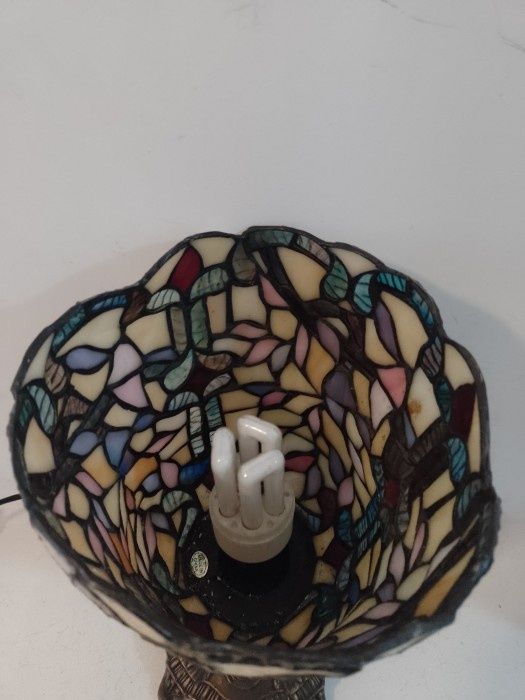 Superba lampa antica stil Tiffany pentru noptiera cu talpa din bronz ,