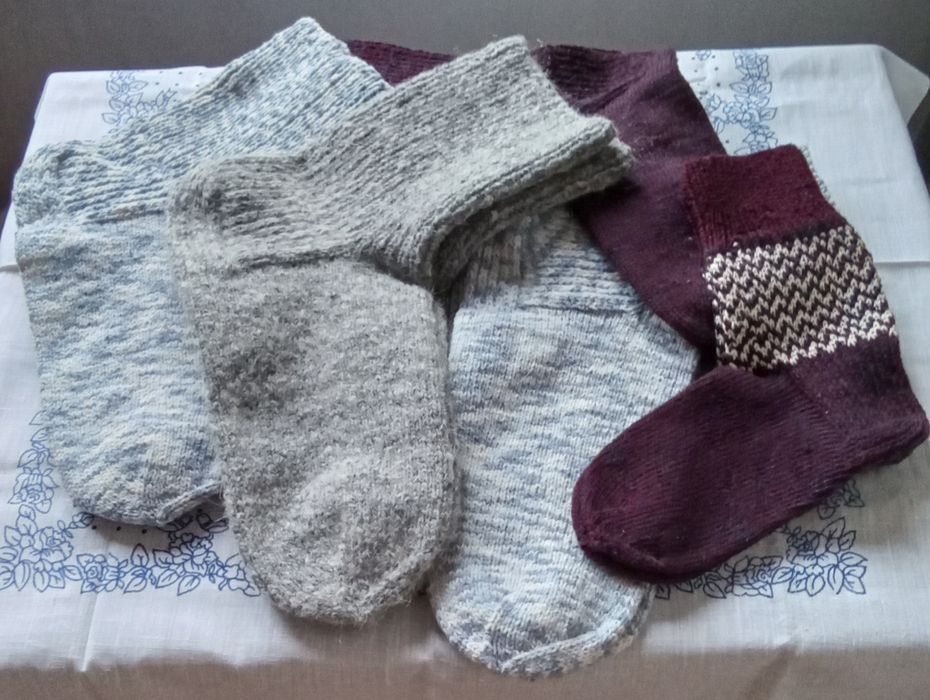 Продам вязаные спицами носки, или свяжу из ваших ниток.