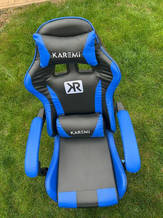 Scaun și masa de gamming